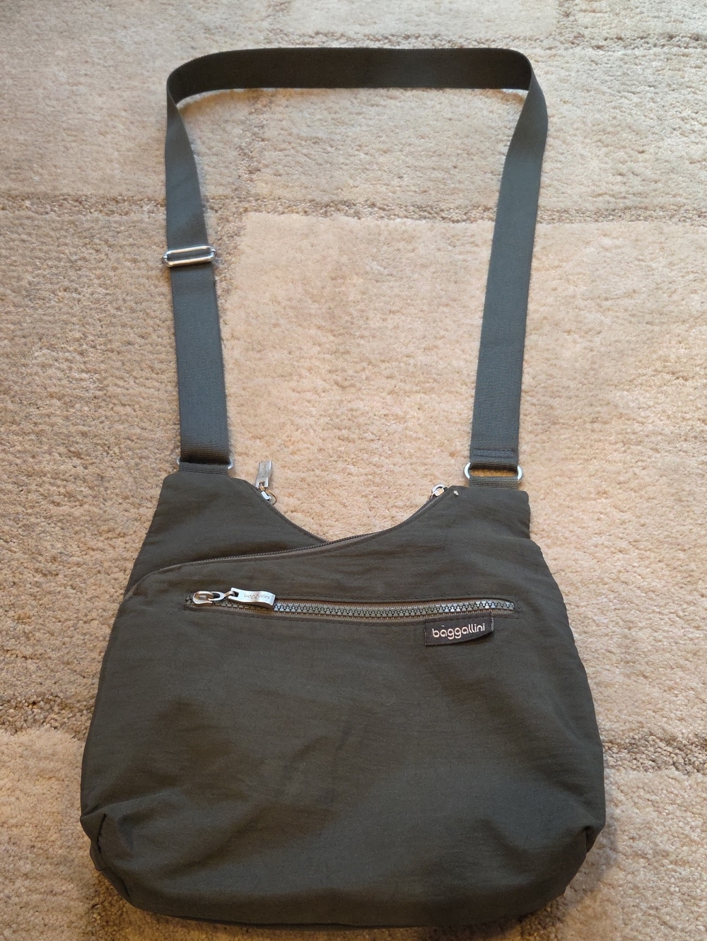 Baggallini Gray Crossbody Messenger Bag